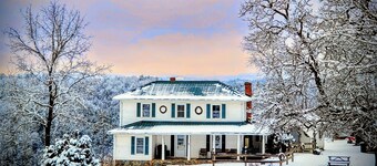 Fiddlers Farmhouse New River Trail, Amazing Views, Hike, Bike, Galax, Fancy Gap