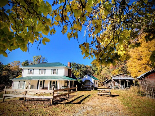 Fiddlers Farmhouse New River Trail, Mountains, hiking, Biking, Galax, Fries