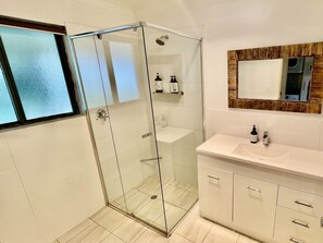 Towels - Goolwa Beachfront: Pet Friendly, Fireplace, WiFi, Sand Dunes, The best location in Goolwa Beach (Goolwa Beach)