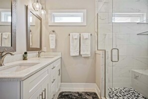 Combined shower/bathtub