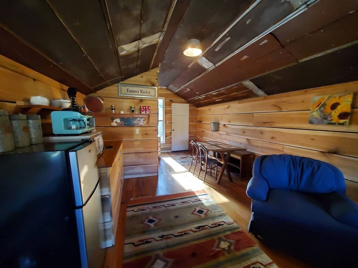 Owls Nest - Glamping Pole Barn Stay - Deep Valley View