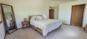 4 bedrooms, desk, free WiFi, bed sheets -  Lake Michigan House (Kewaunee)