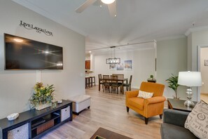 TV, offices - Close to Disney: Tuscana Resort Condo, Family Fun (Davenport)