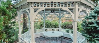 LUX#1Mansion POOL Jacuzi Sauna Escape Rm EV View1.7ac Reunions Retreats & more!
