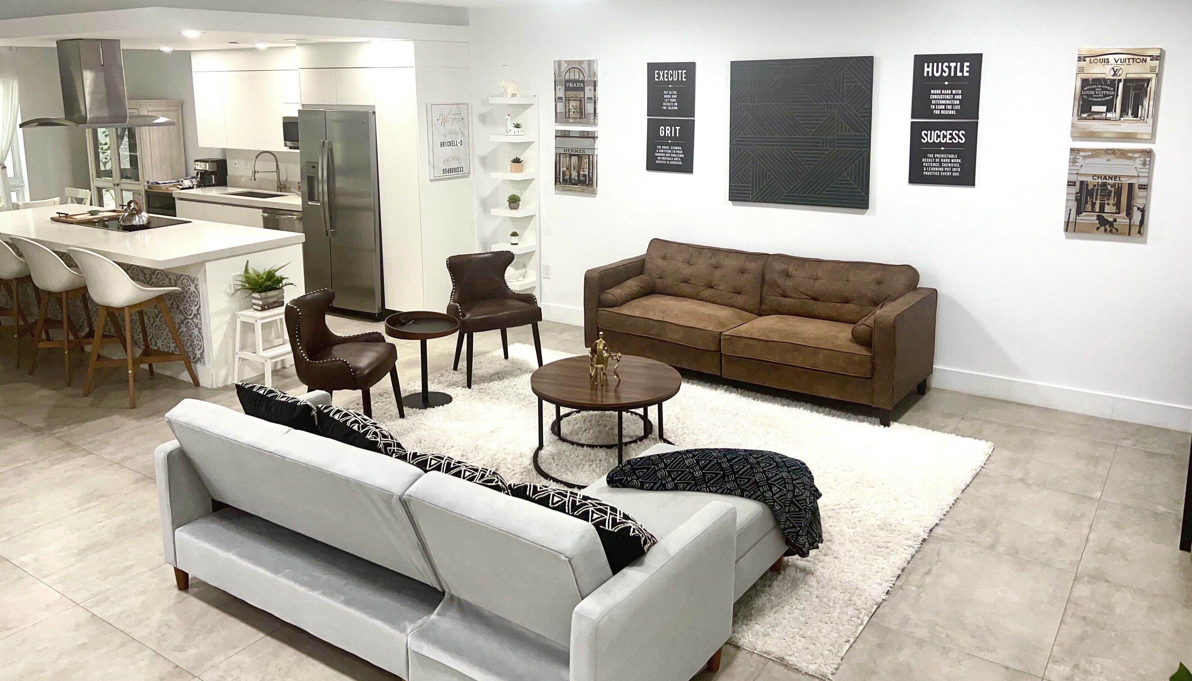 Oasis 3BR Townhome w/Rooftop/BBQ/Hot Tub