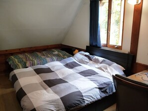 Casa, 3 quartos | 3 quartos, escrivaninha, Wi-Fi de cortesia, roupa de cama