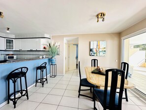 Dining - HOLIDAYS ON THE ROCKS !! 1st LINE OF SEA, PRIVILEGED AREA, SEA VIEW. (Roses)