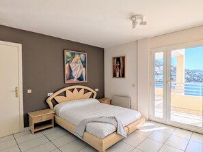 2 bedrooms - HOLIDAYS ON THE ROCKS !! 1st LINE OF SEA, PRIVILEGED AREA, SEA VIEW. (Roses)