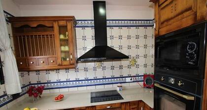 CASA SARSET, Idéal pour vos vacances,proche de la mer, wifi gratuit,air climatisé en option,piscine privée,animeaux de compagnie autorisés,plage pour chiens