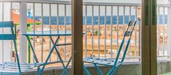 House - Sleeps 2 - Parking - Patio