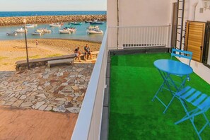 Outdoor dining - House - Sleeps 2 - Parking - Patio (San Miguel de Tajao)