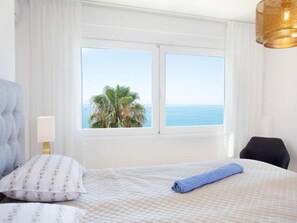 3 bedrooms, desk, iron/ironing board, WiFi