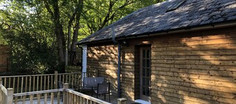 Idyllic Location, Stunning Views, Relax & Refresh in Peace & Comfort