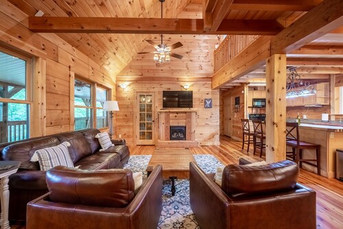 Amazing log cabin,12 min to Arrington Vineyards, 28 min to Nashville downtown.