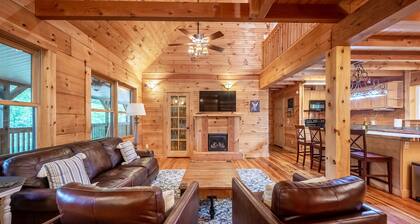 Amazing log cabin,12 min to Arrington Vineyards, 28 min to Nashville downtown.