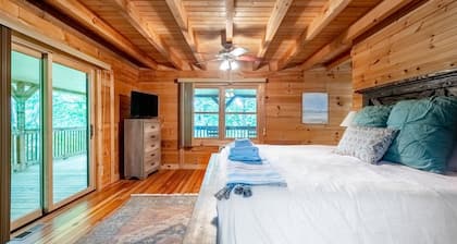 Amazing log cabin,12 min to Arrington Vineyards, 28 min to Nashville downtown.
