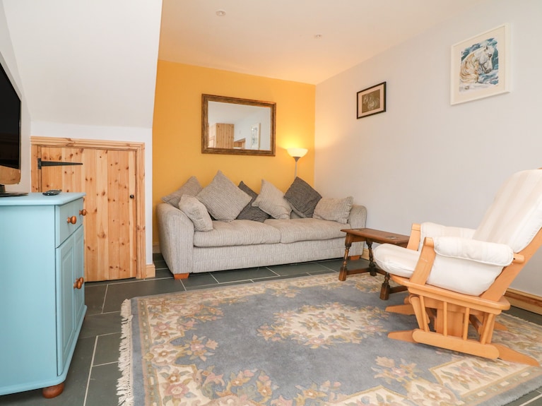 Hill Coach House, Pet Friendly, Country Holiday Cottage In Watchet - Watchet