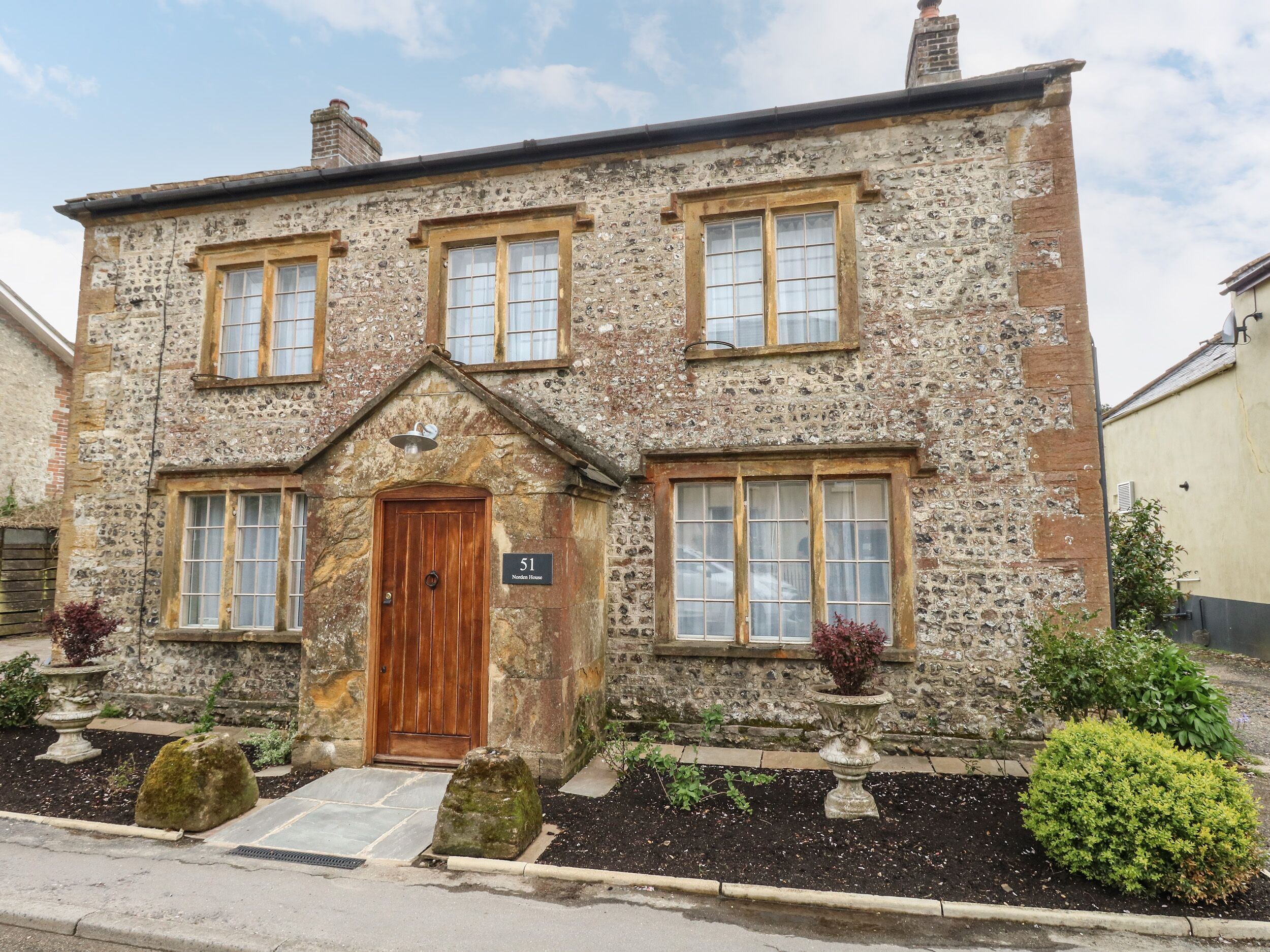 NORDEN HOUSE, pet friendly in Maiden Newton