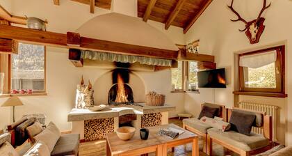 Chalet 'Agriturismo Casa Al Campo' with Mountain View, Private Pool and Wi-Fi