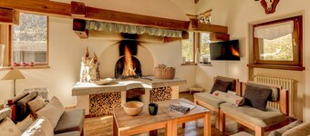 Chalet "Agriturismo Casa Al Campo" avec vue sur les montagnes, piscine privée et Wi-Fi