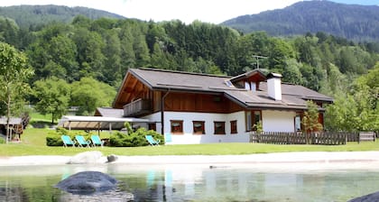 Chalet "Agriturismo Casa Al Campo" avec vue sur les montagnes, piscine privée et Wi-Fi