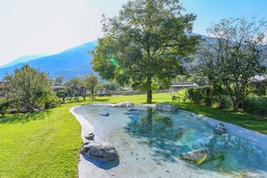 Pool - Chalet 'Agriturismo Casa Al Campo' with Mountain View, Private Pool and Wi-Fi (Giustino)