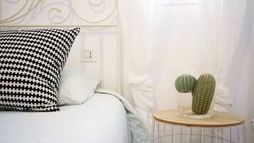 2 slaapkamers, een strijkplank/strijkijzer, gratis wifi, beddengoed