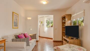 TV, lettore DVD, impianto stereo