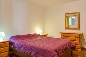 2 bedrooms, iron/ironing board, free WiFi, bed sheets - Holiday Cottage Santa Lucía with Mountain View, A/C, Wi-Fi & Terrace (Santa Lucía de Tirajana)
