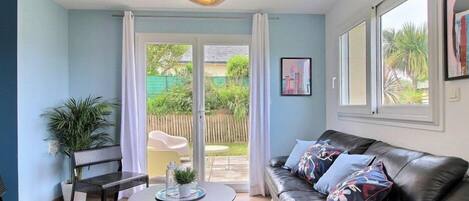 Télévision, baby-foot