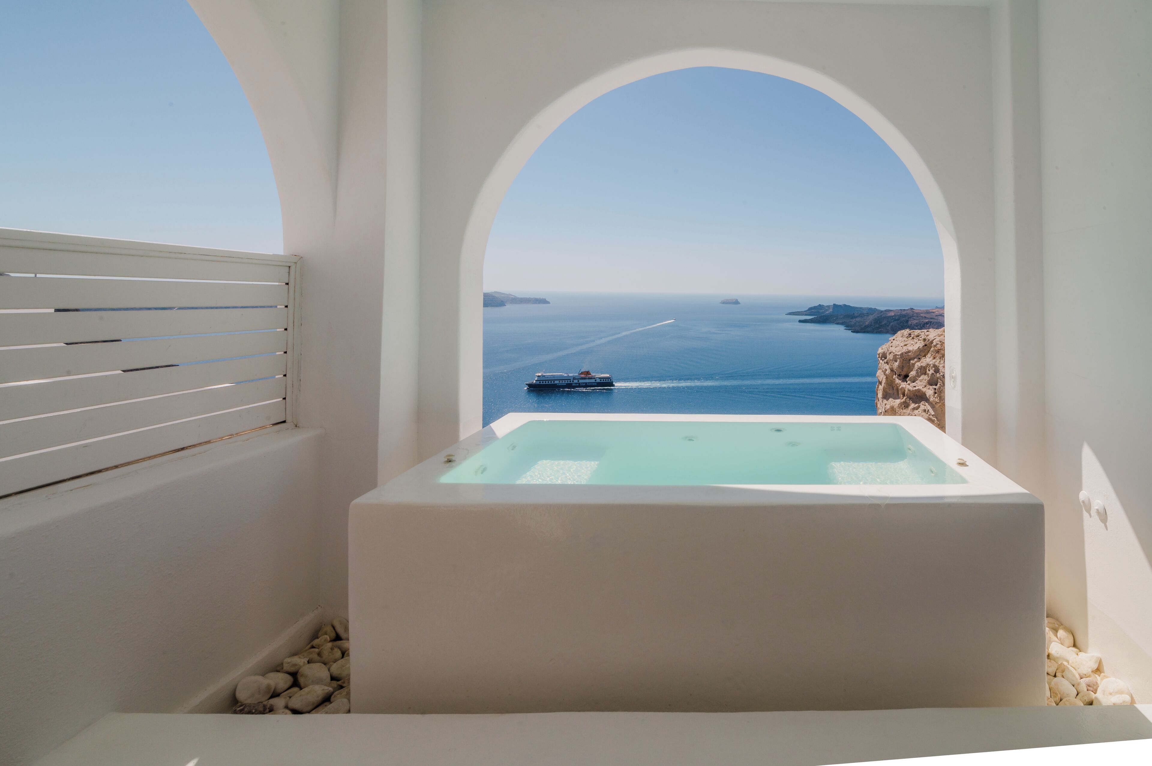 sunset suite with hot tub and caldera view | private spa tub