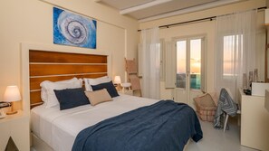 Suite studio, baignoire à remous (Sunset Crystal, Caldera View) | Literie de qualité, minibar, coffre-fort, système d’insonorisation