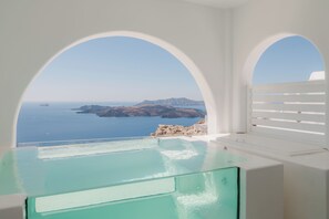 Executive Blue Suite with Hot Tub and Caldera View | Private spa tub - Apeiron Blue Santorini – Adults Only 14 plus by Apeiron Hotels (Santorini)