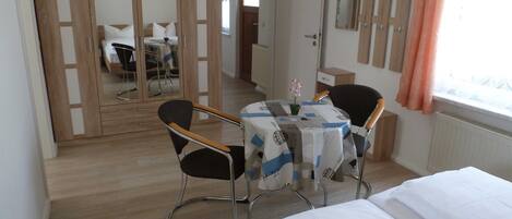 2 bedrooms, travel cot, WiFi, bed sheets