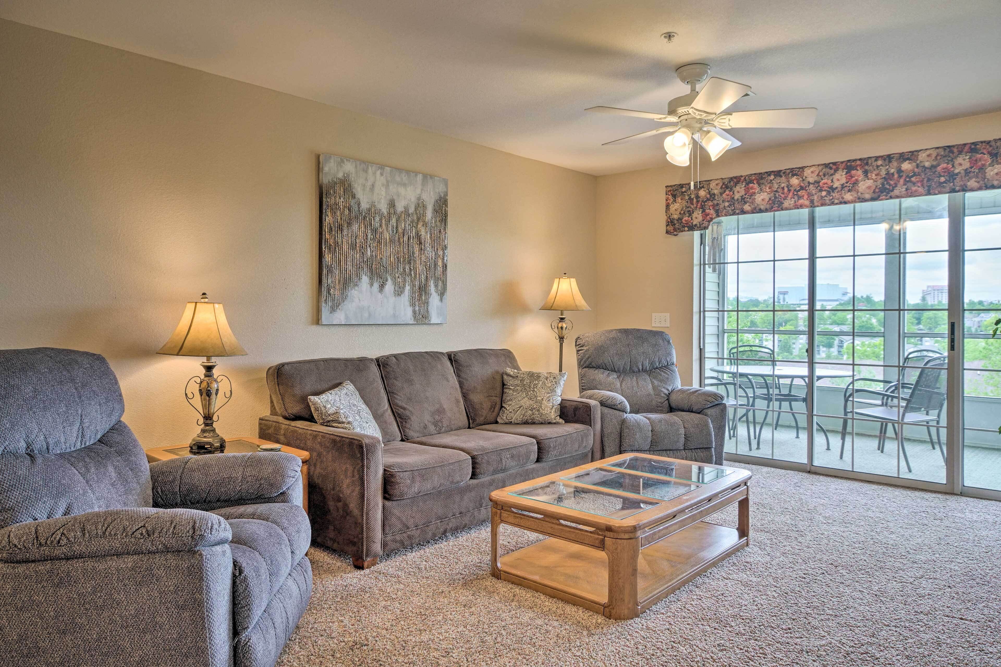 ‘Champions Retreat’ Branson Condo w/ Balcony!