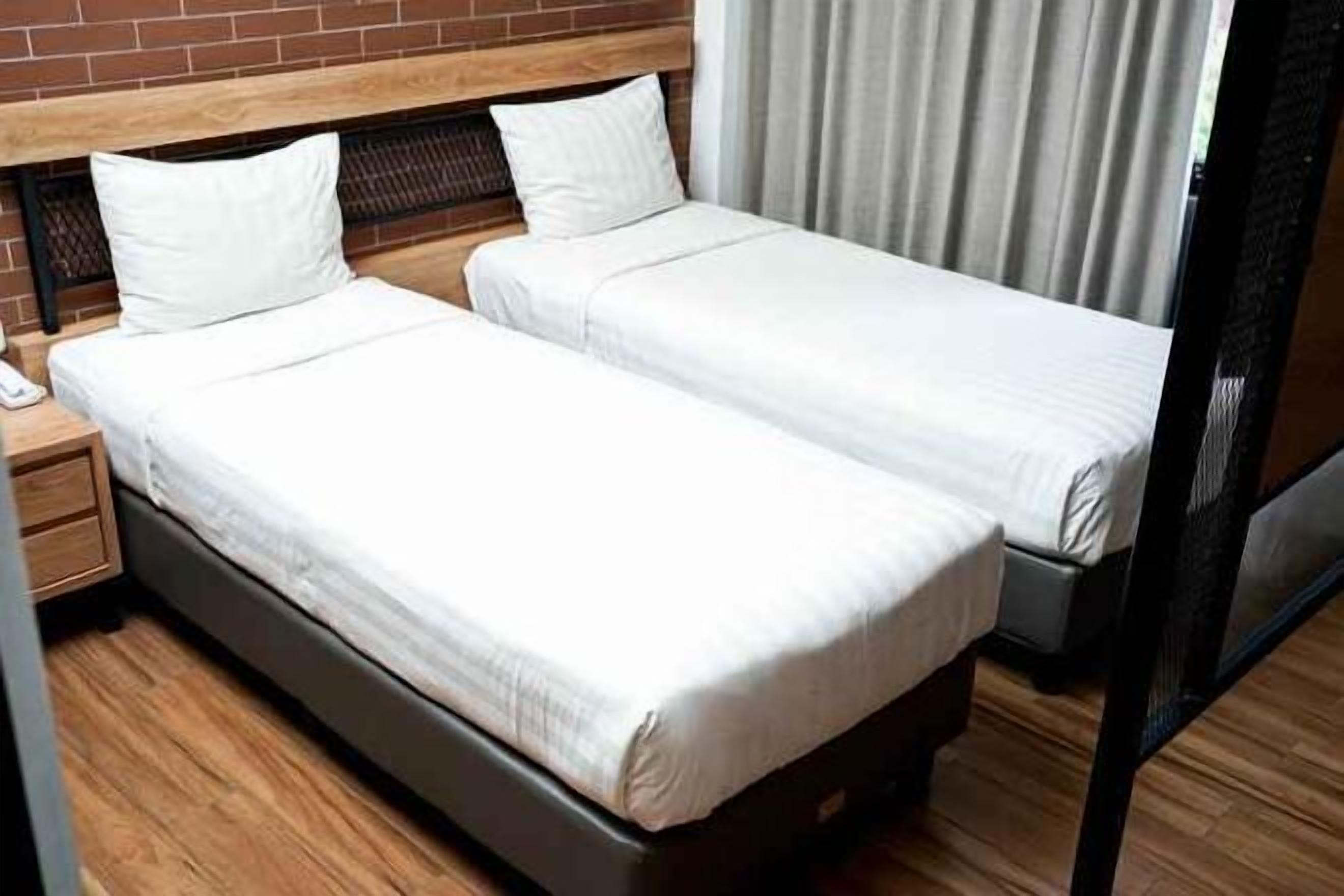 Schreibtisch, kostenloses WLAN, Bettwäsche