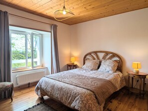3 quartos, Wi-Fi de cortesia, roupa de cama