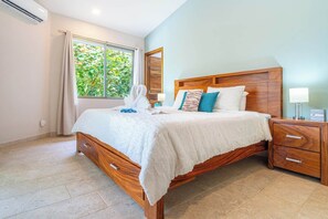 3 bedrooms, desk, iron/ironing board, travel crib