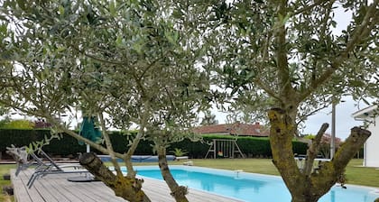 Maison Toute Équipée Avec Piscine et Pool House