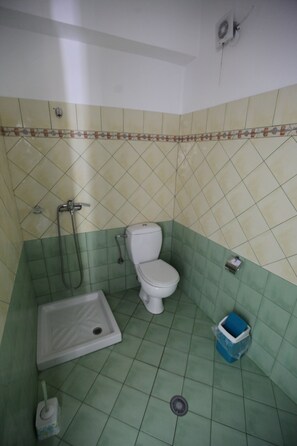 Bathroom - Gramozi's Apartments (Sarandë)