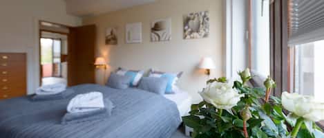 2 室のベッドルーム、アイロン / アイロン台、旅行用ベビーベッド、WiFi (無料)