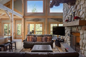 Smart TV, fireplace - Rural Peak 7 Mountain Lodge by InvitedHome | Hot Tub, Deck, Fireplace, Game Room (Breckenridge)