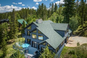 Exterior - Rural Peak 7 Lodge by InvitedHome | Hot Tub, Views, Fireplace, Game Room, Ski (Breckenridge)