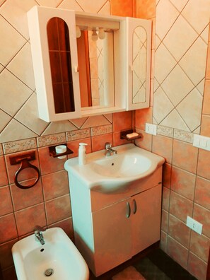 Badewanne, Haartrockner