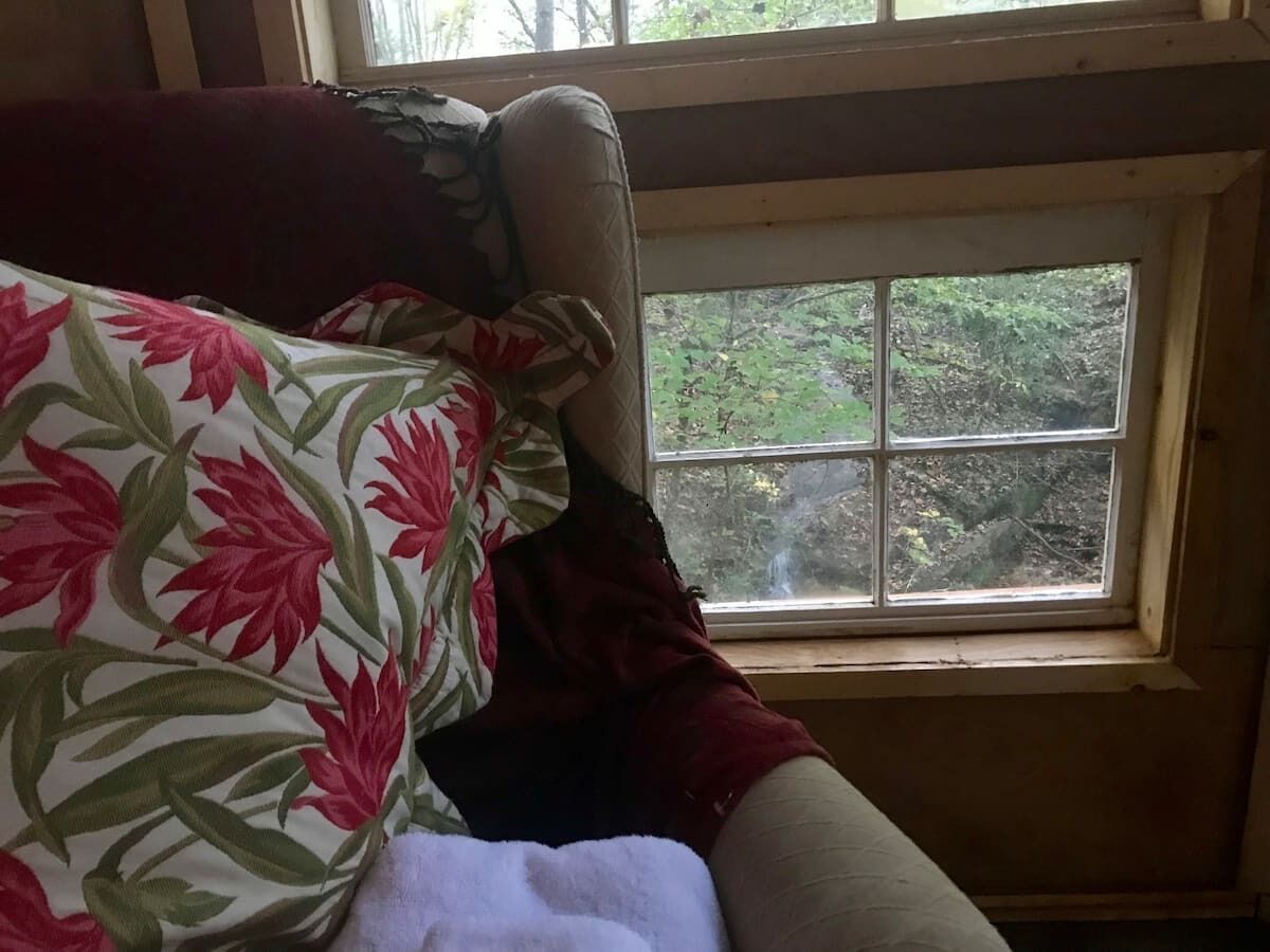 Abbie's Waterfall Treehouse - Glamping with a Hot Tub, Cookshack, View from Bed