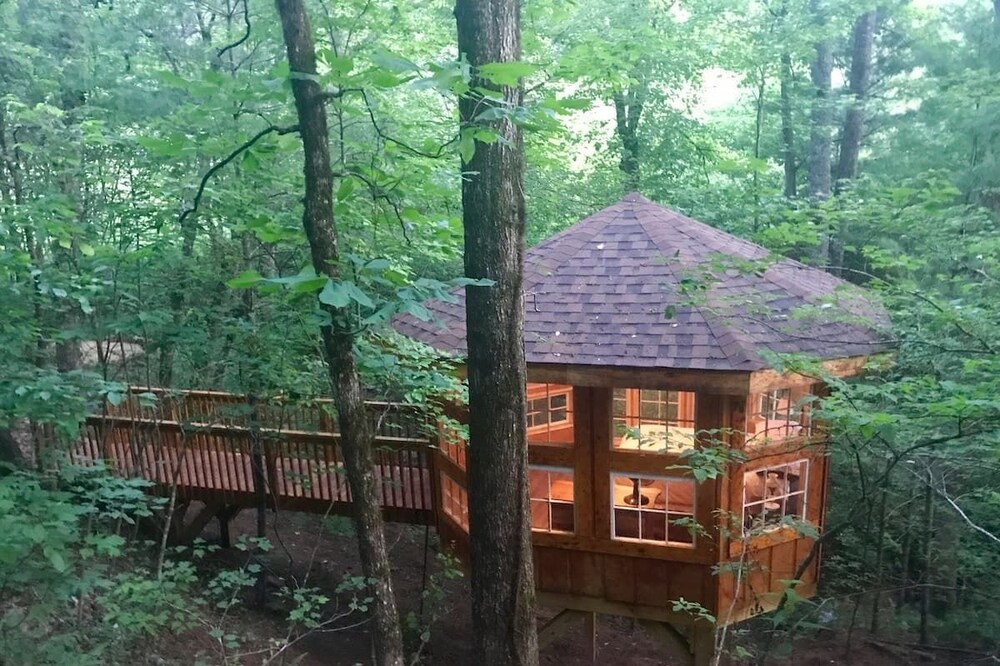 Abbie's Waterfall Treehouse - Glamping with a Hot Tub, Cookshack, View from Bed