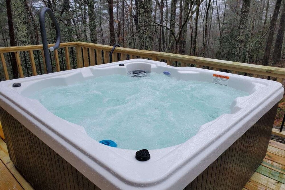 The Camp at Deep Hole with Hot Tub and access to Hiking in National Forest