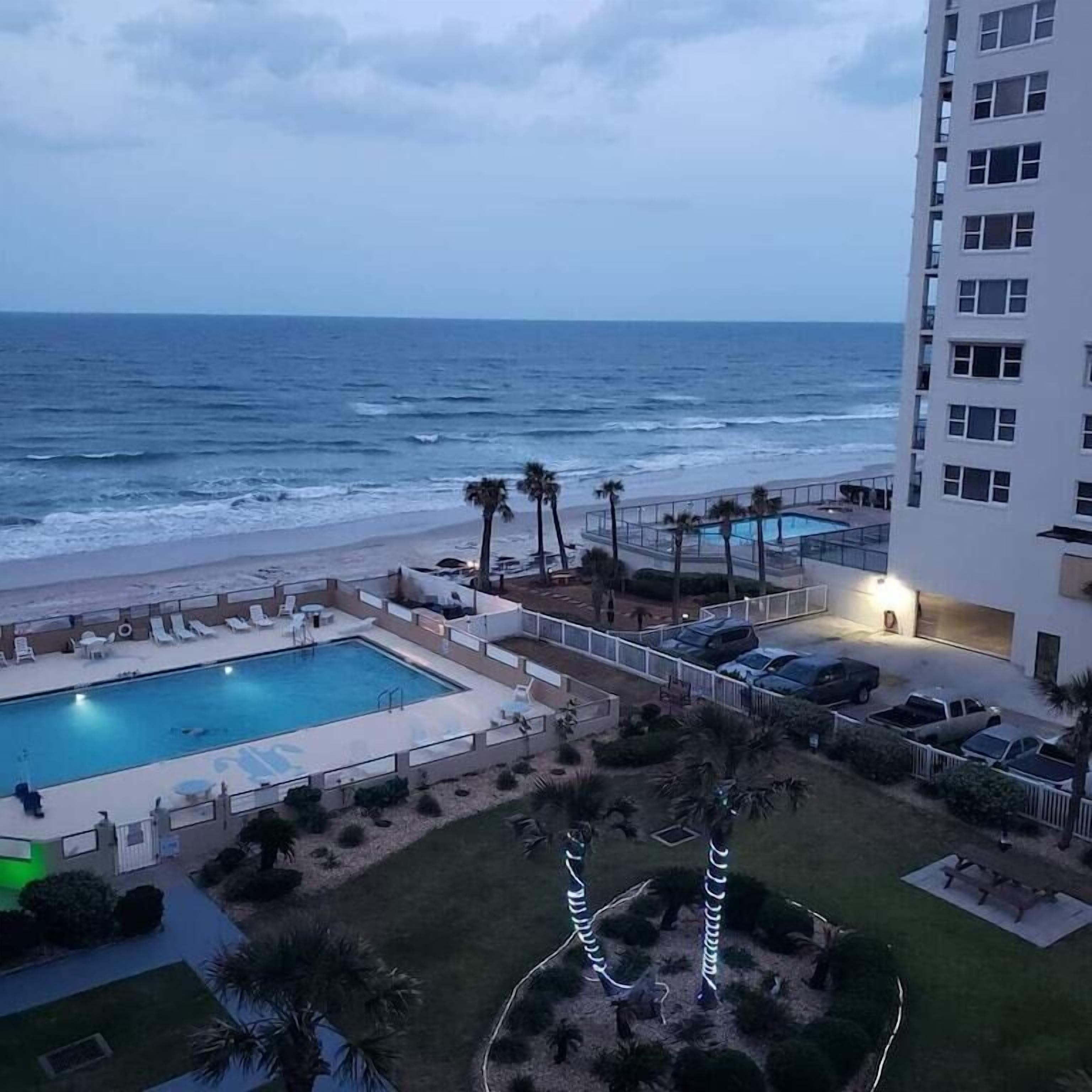 Classic Daytona Beach Condo, Great Ocean Views