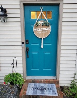 Exterior detail - The Point ⭐️ 3B Retreat Home by VB Town Center (Virginia Beach)