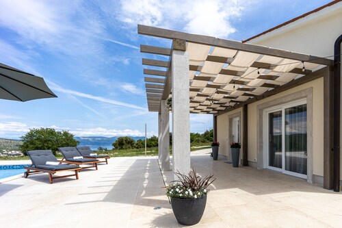 Beautiful Villa Gallova